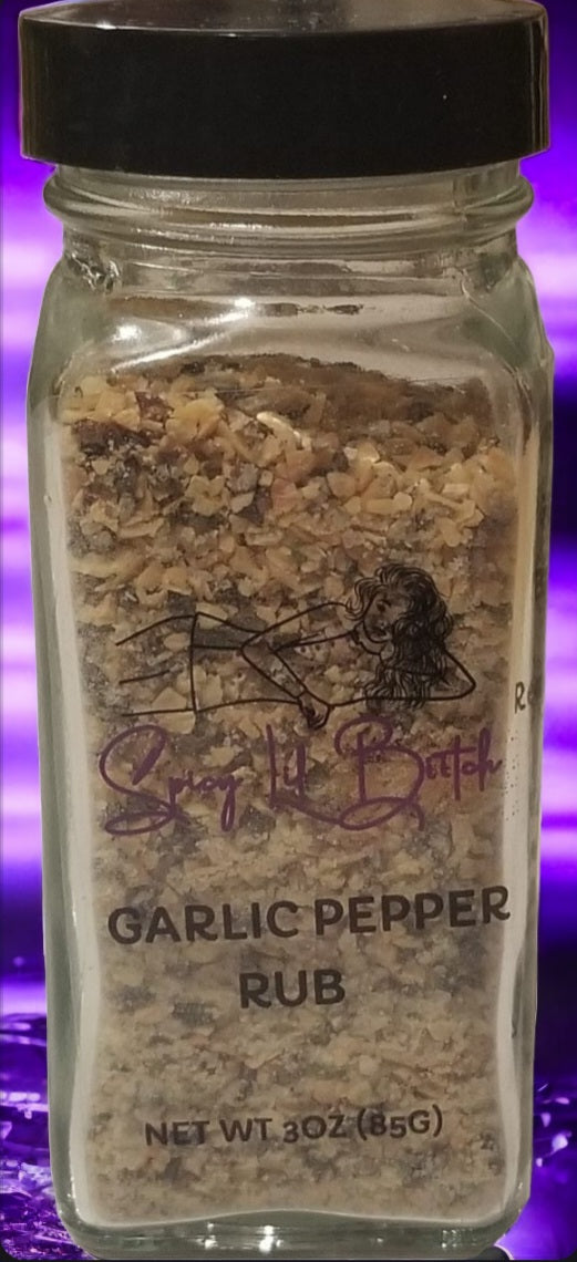 If love garlic this rub is PERFECT for you! It works amazingly on vegetables like asparagus, broccoli, etc. It is also great for various meats. There's no need to add salt using this rub/seasoning. Simply shake the garlic pepper rub on food before cooking until you get the desired taste.  Ingredients: garlic, black pepper, salt, parsley & red bell pepper flakes.  3oz of seasoning & it comes in a reusable glass bottle.  Spice level: Mild